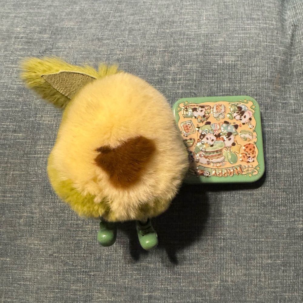 Bunny lulu avocado bag charm w/tin